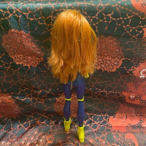 DC Comics Batgirl doll - Picture 3 of 4